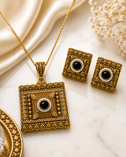 Antique Black Stone Pendant & Stud Set