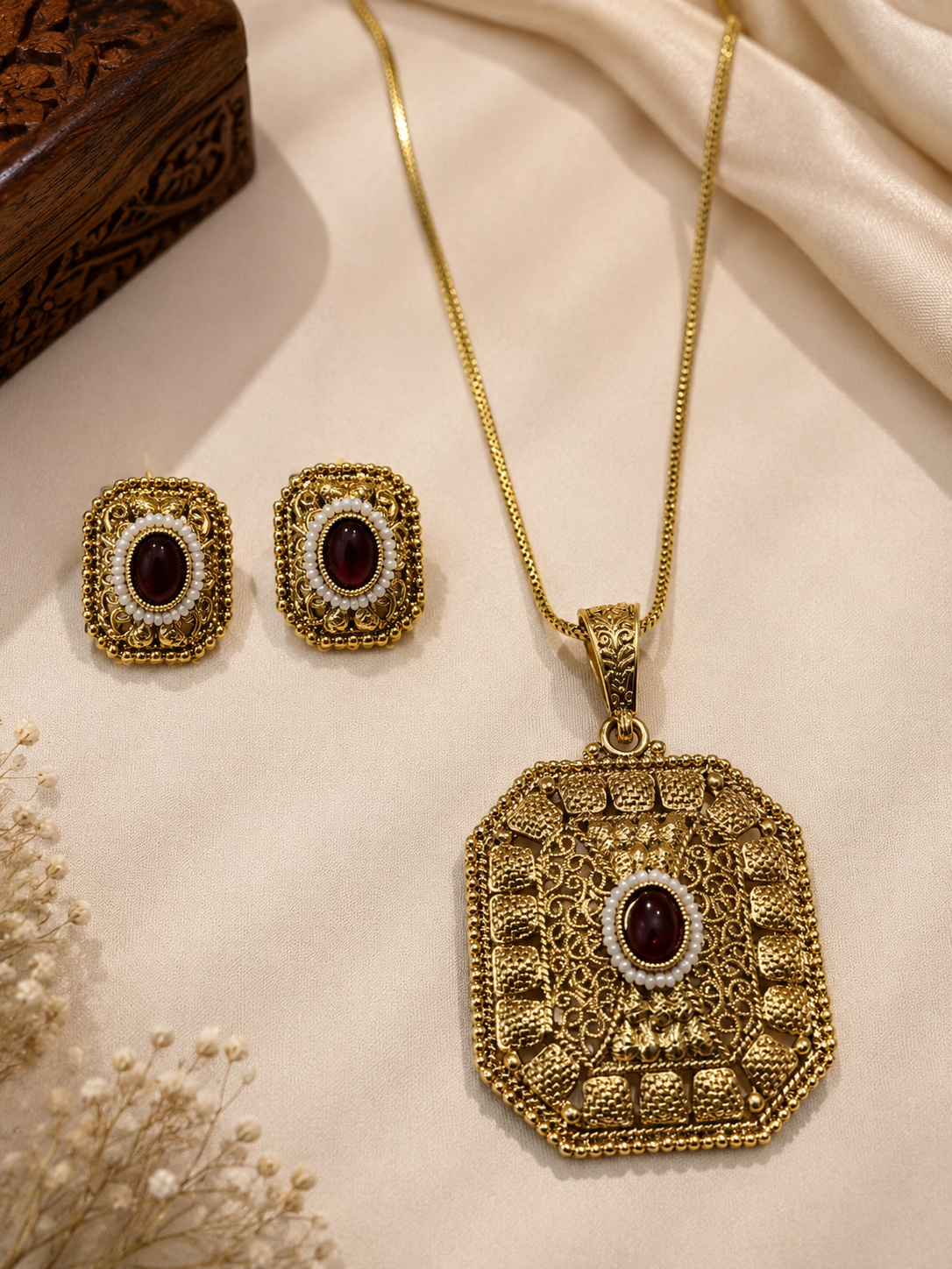 Antique Gold Pendant & Stud Earring Set