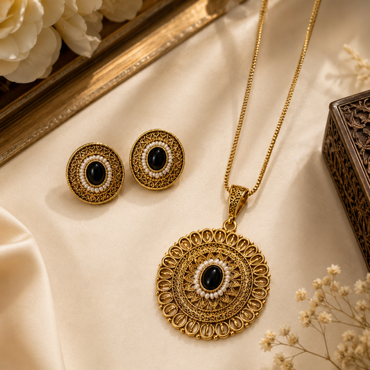 Royal Antique Gold Black Stone Pendant & Stud Set
