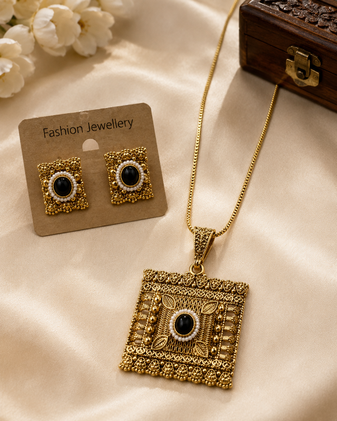 Antique Gold Black Stone Square Pendant & Stud Set