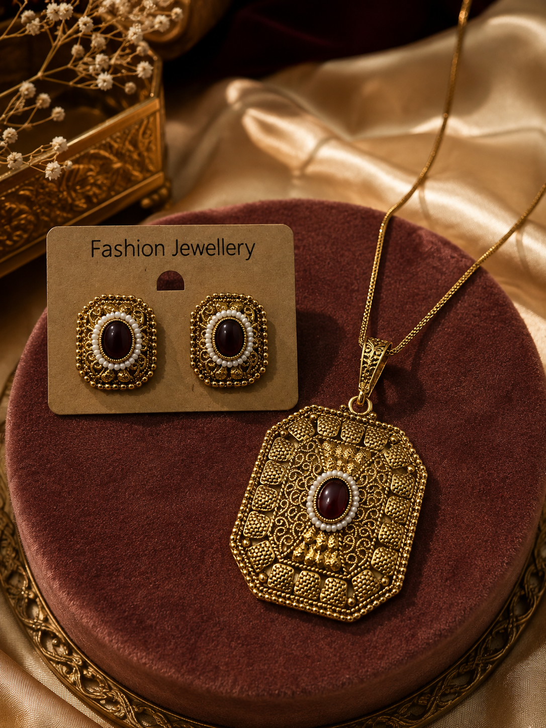 Antique Ruby Gold-Toned Pendant & Stud Set